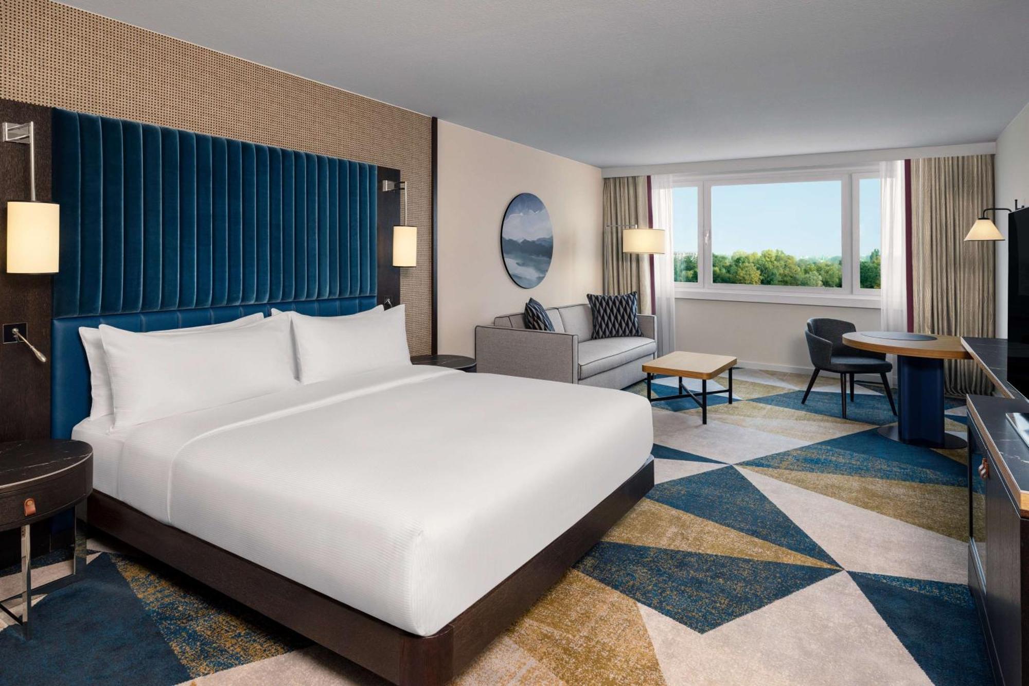 Waterfront King Room with Sofa Bed,1657140598:JPEG