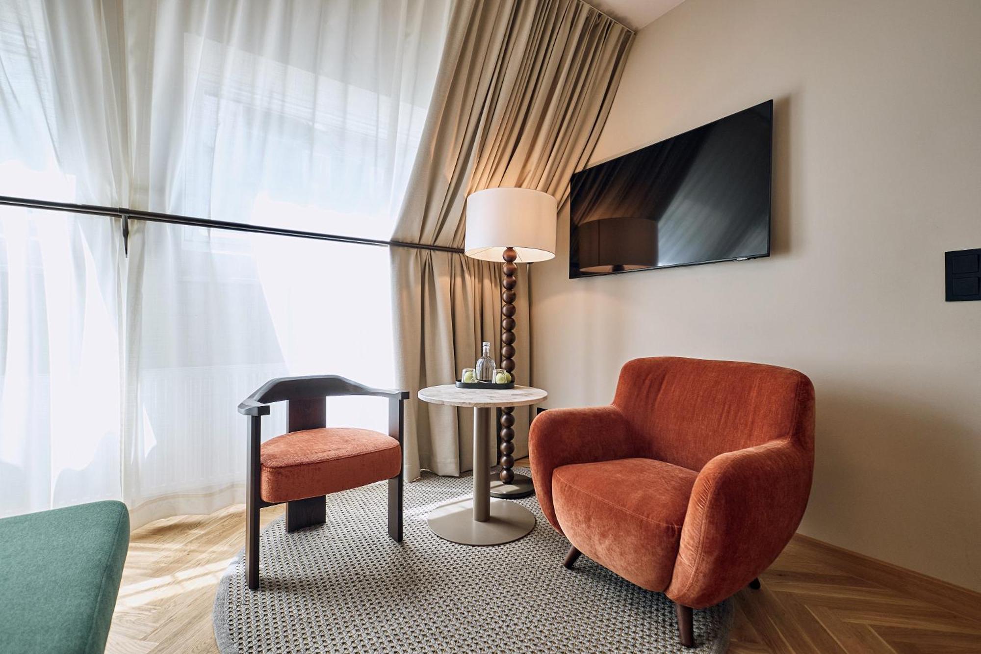 Small Double Room,1769495942:JPEG