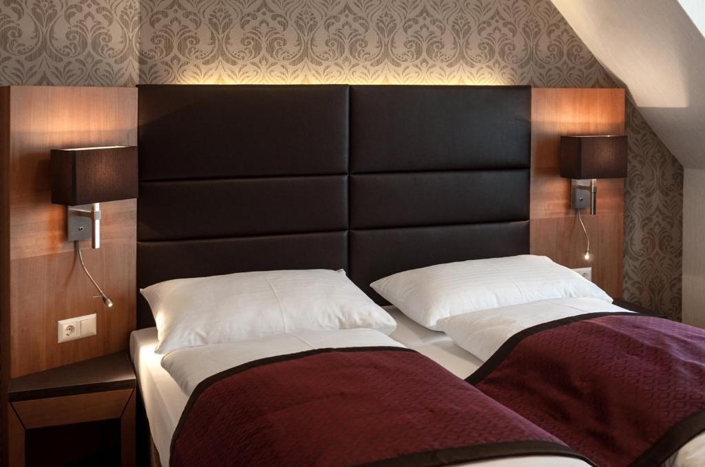 Double Room Romantic,683692374:JPEG