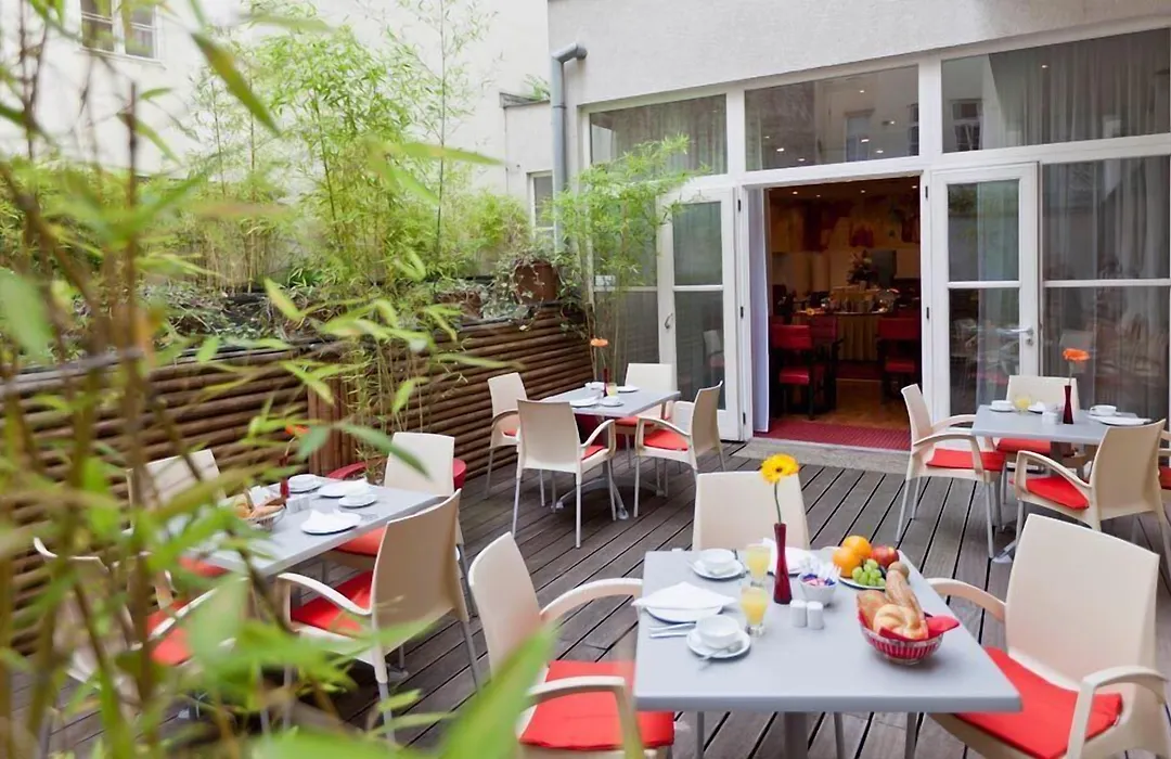 Hotel Boltzmann-1