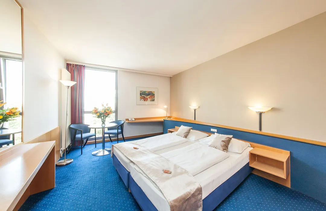 Novum Hotel Kavalier-1